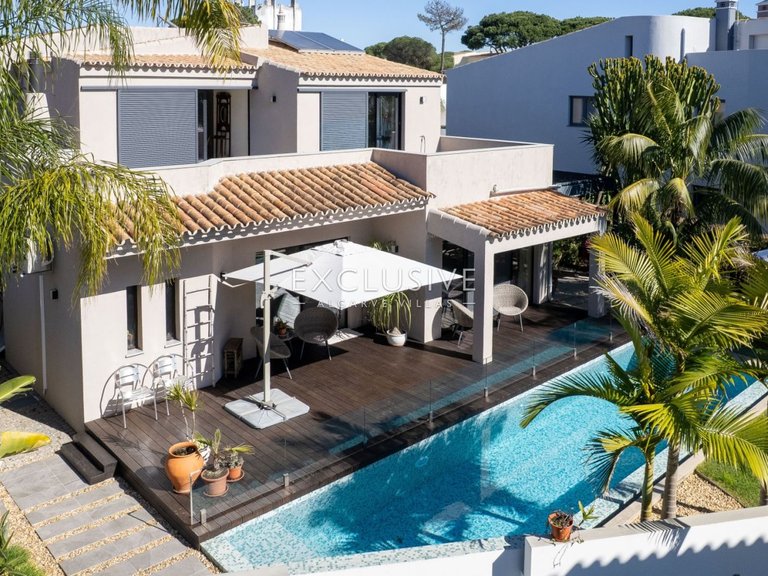 Villa for Sale in Vilamoura, Algarve 41