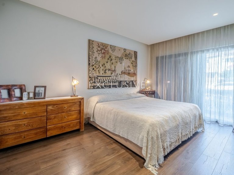 Villa for Sale in Vilamoura, Algarve 10