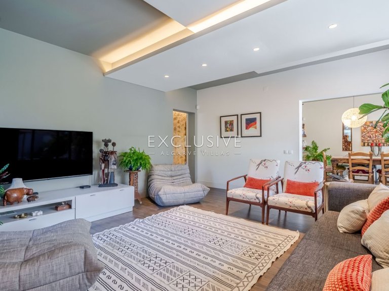 Villa for Sale in Vilamoura, Algarve 11
