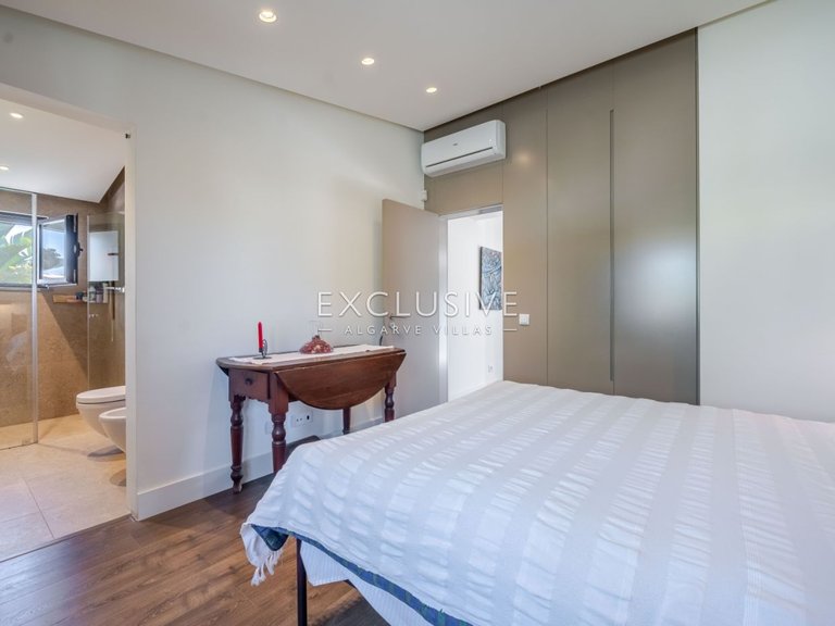 Villa for Sale in Vilamoura, Algarve 26