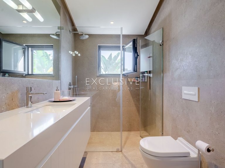Villa for Sale in Vilamoura, Algarve 27