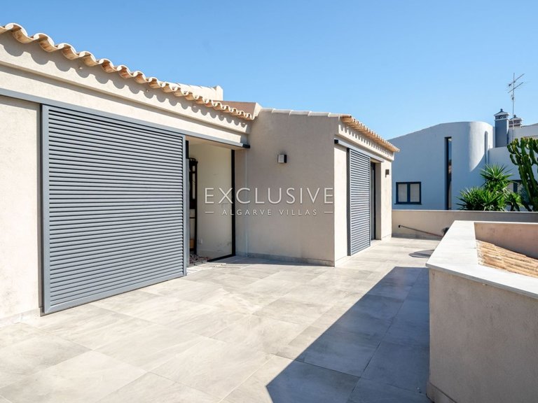 Villa for Sale in Vilamoura, Algarve 32