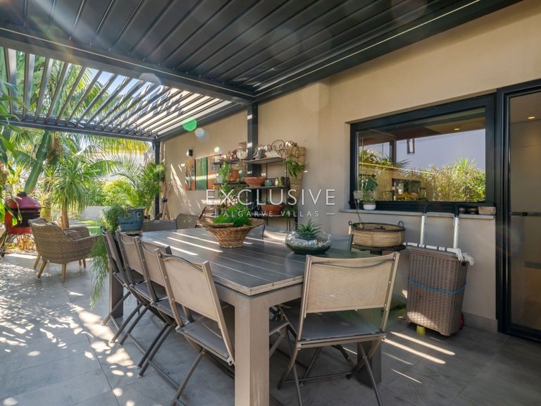 Villa for Sale in Vilamoura, Algarve 35