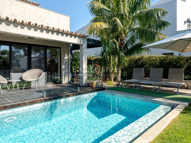 Villa for Sale in Vilamoura, Algarve 2