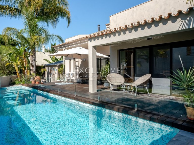 Villa for Sale in Vilamoura, Algarve 45
