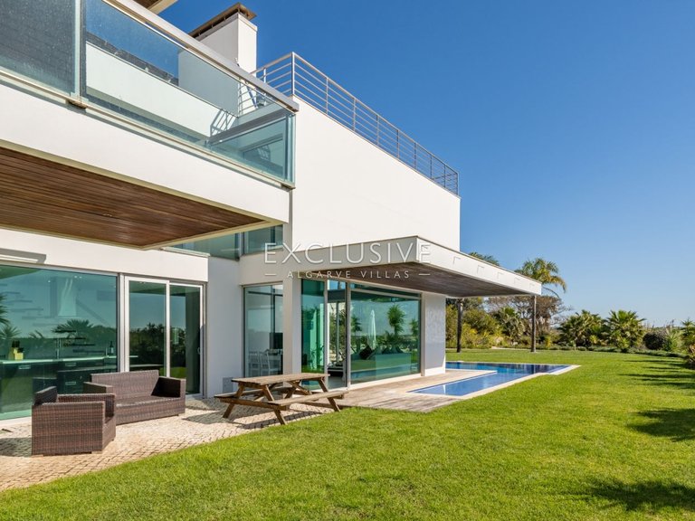 Villa for Sale in Palmares, Algarve 25