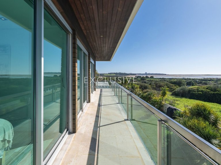 Villa for Sale in Palmares, Algarve 15