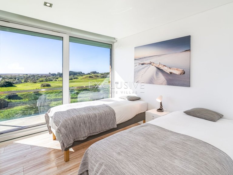 Villa for Sale in Palmares, Algarve 18