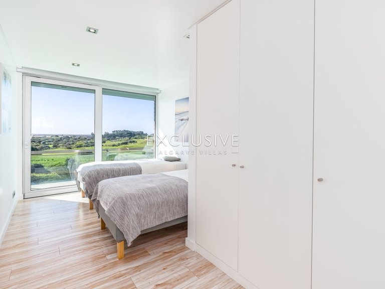 Villa for Sale in Palmares, Algarve 19