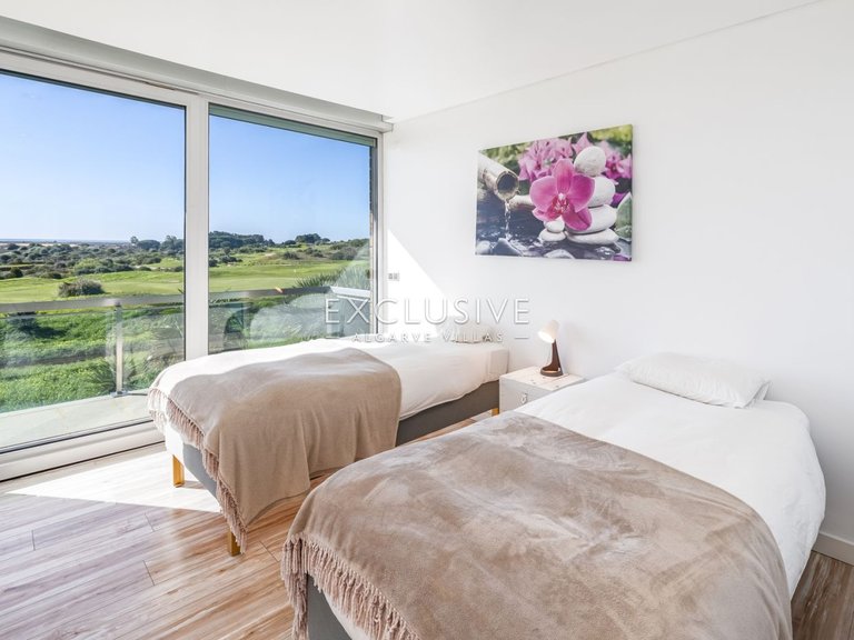 Villa for Sale in Palmares, Algarve 21