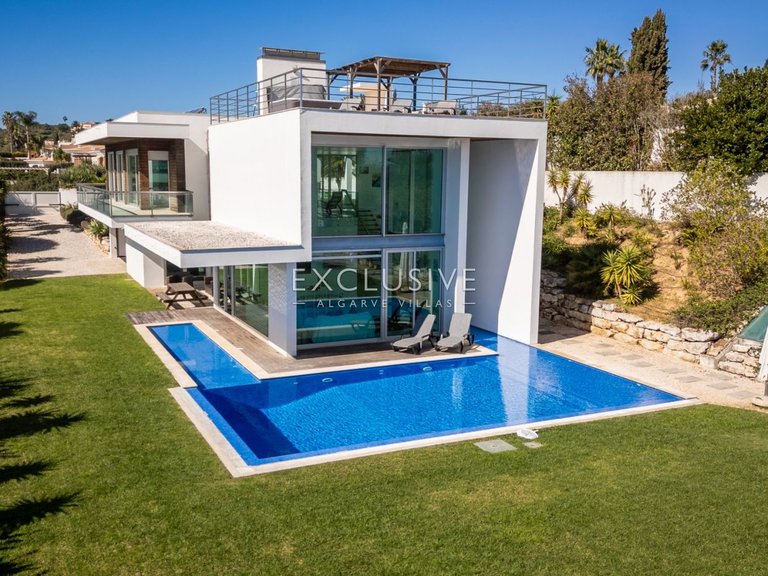Villa for Sale in Palmares, Algarve 4