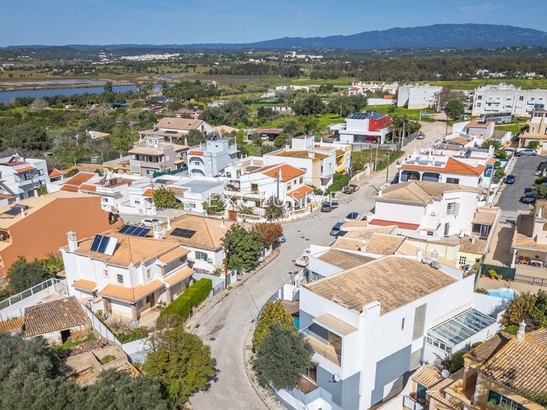 Villa for Sale in Alvor, Algarve 30