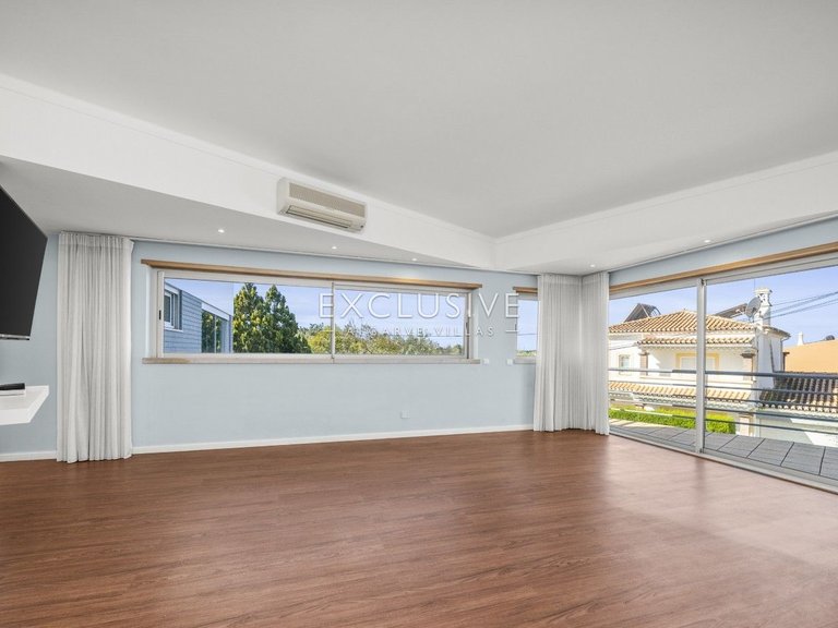 Villa for Sale in Alvor, Algarve 19