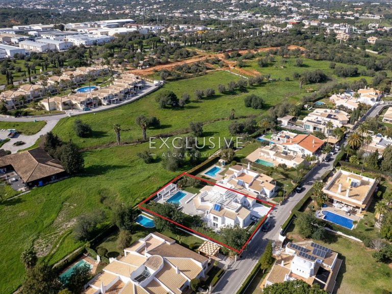 Villa for Sale in Vilamoura, Algarve 34