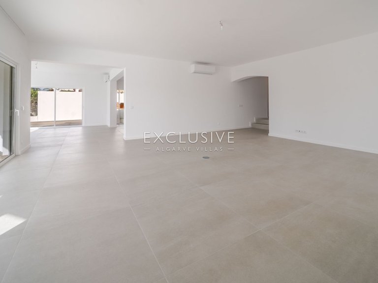 Villa for Sale in Vilamoura, Algarve 7
