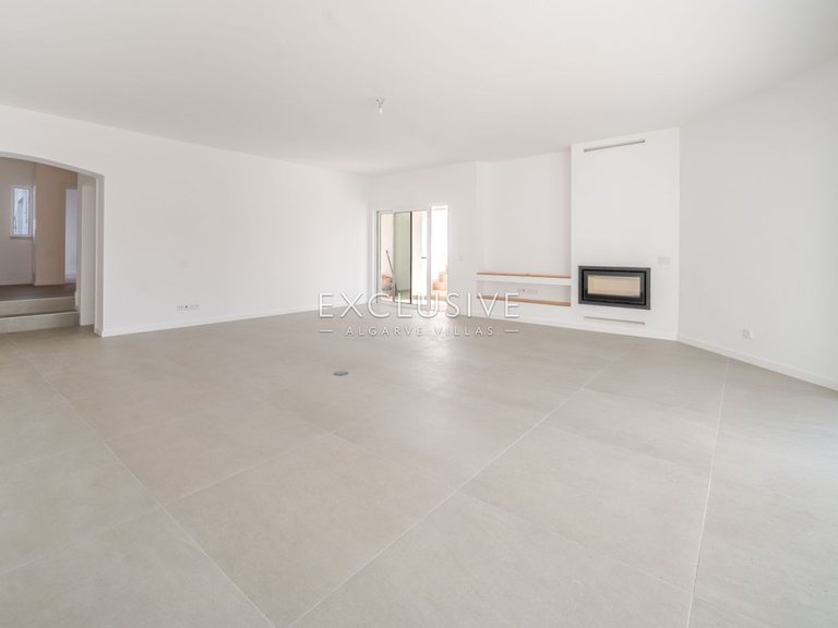 Villa for Sale in Vilamoura, Algarve 6