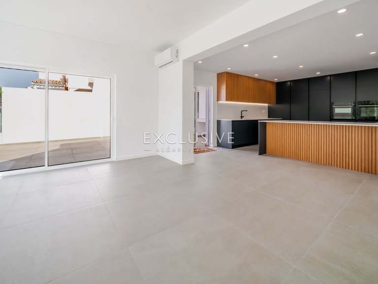 Villa for Sale in Vilamoura, Algarve 9