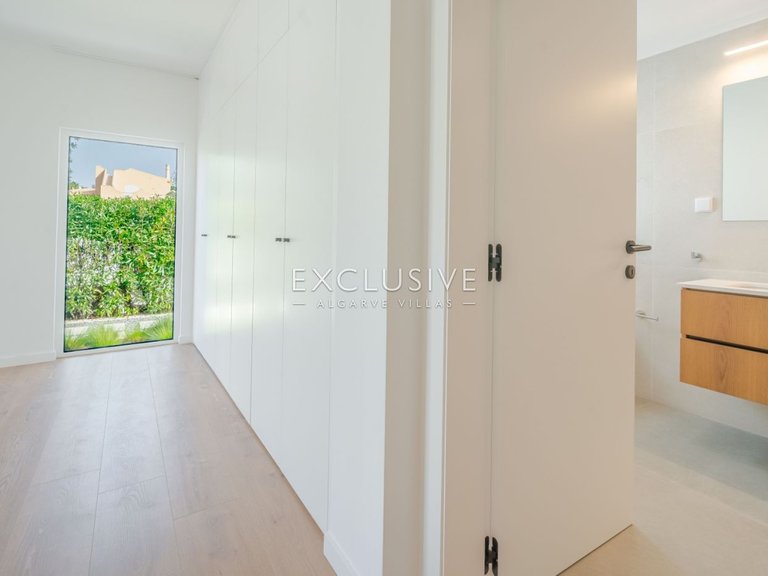 Villa for Sale in Vilamoura, Algarve 16