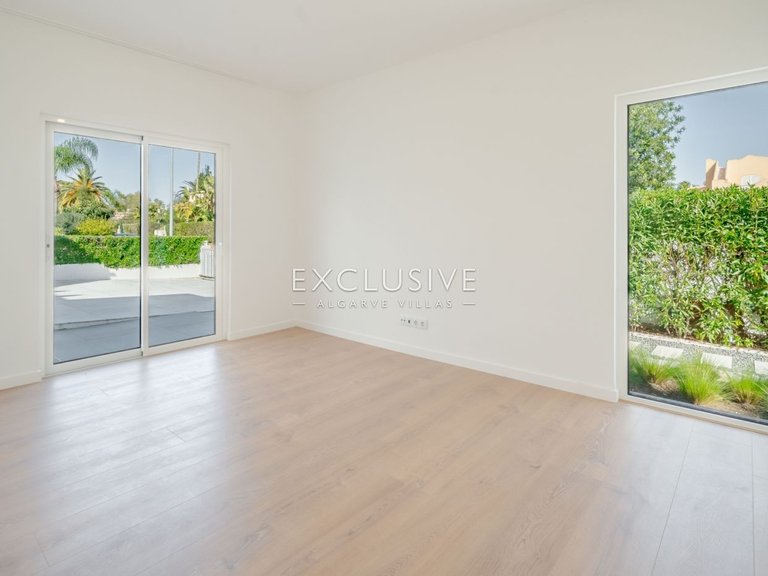 Villa for Sale in Vilamoura, Algarve 17