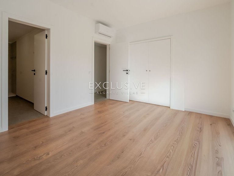 Villa for Sale in Vilamoura, Algarve 21
