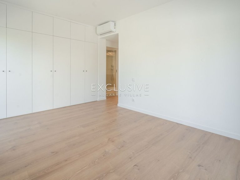 Villa for Sale in Vilamoura, Algarve 20