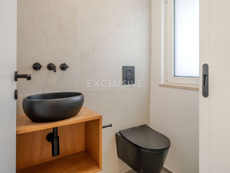 Villa for Sale in Vilamoura, Algarve 15
