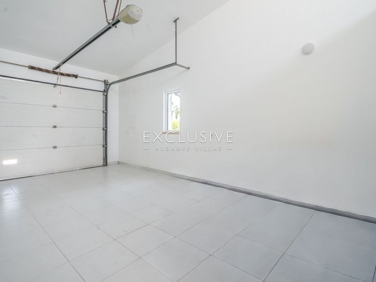 Villa for Sale in Vilamoura, Algarve 24