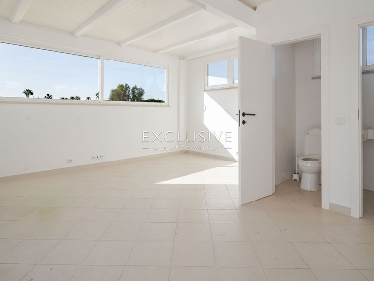 Villa for Sale in Vilamoura, Algarve 28