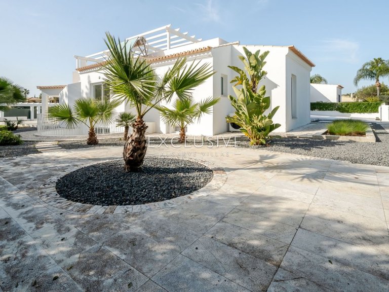 Villa for Sale in Vilamoura, Algarve 33