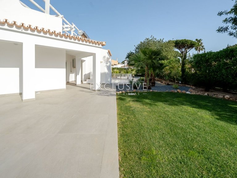 Villa for Sale in Vilamoura, Algarve 31