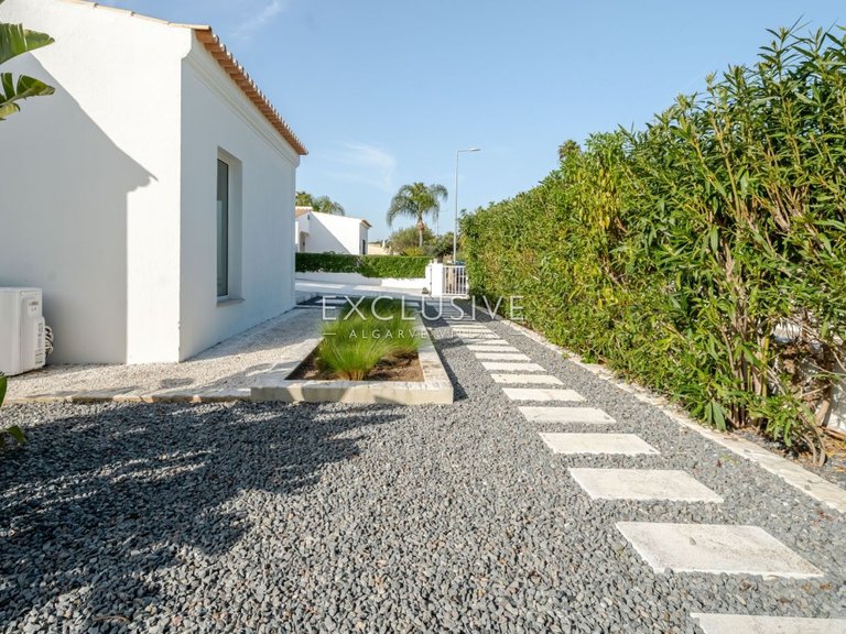 Villa for Sale in Vilamoura, Algarve 32