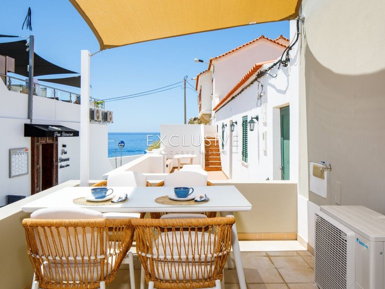 Villa for Sale in Carvoeiro, Algarve 16