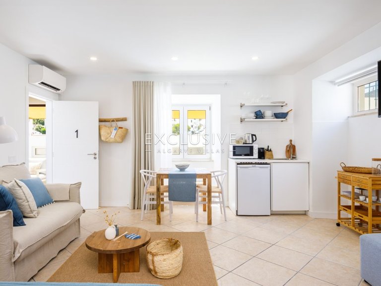 Villa for Sale in Carvoeiro, Algarve 11