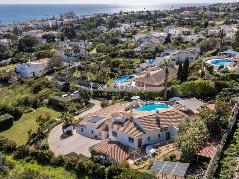 Villa for Sale in Praia Da Luz, Algarve 28