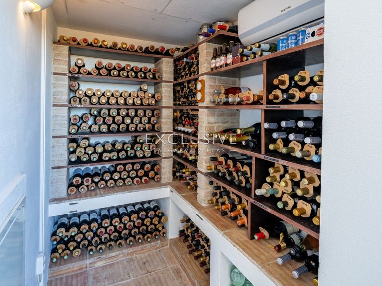 Villa for Sale in Praia Da Luz, Algarve 27