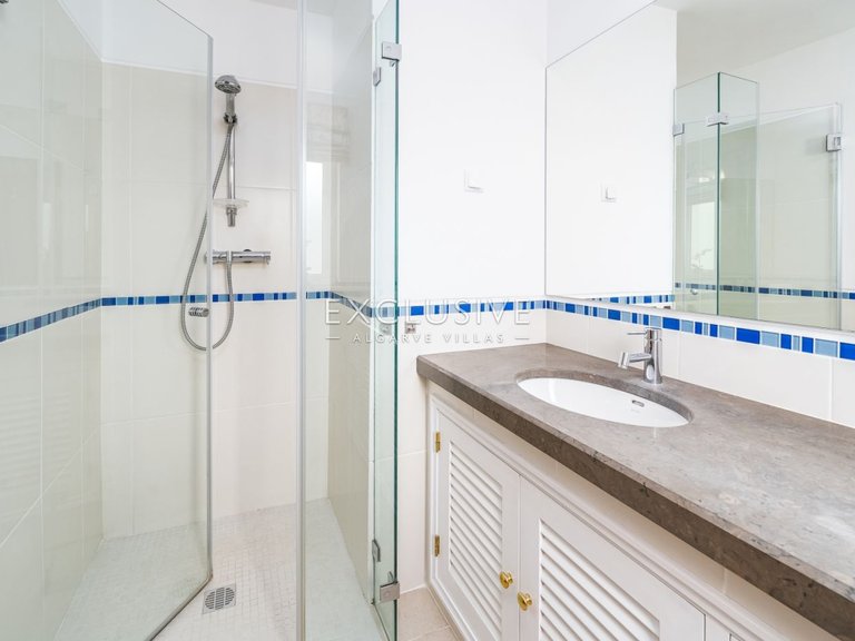 Villa for Sale in Praia Da Luz, Algarve 23