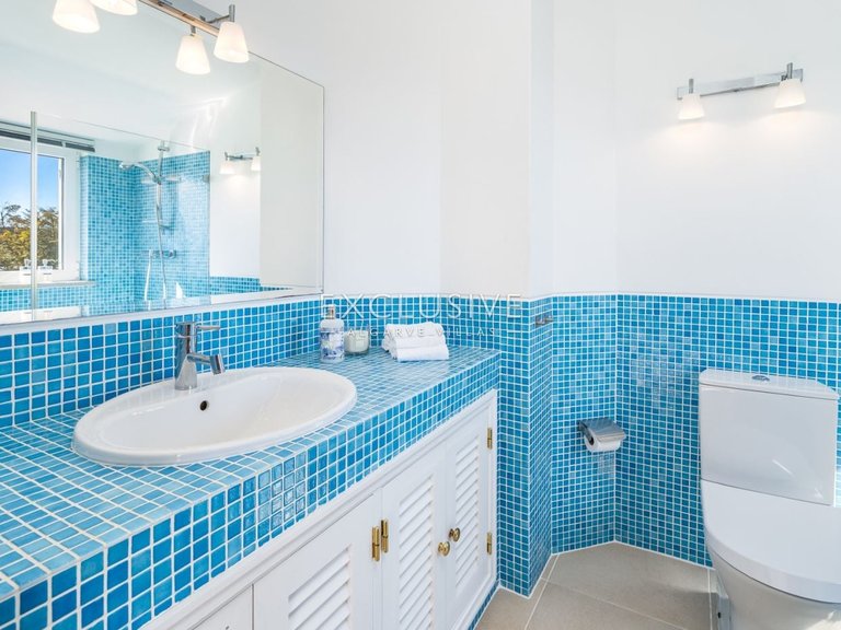 Villa for Sale in Praia Da Luz, Algarve 20