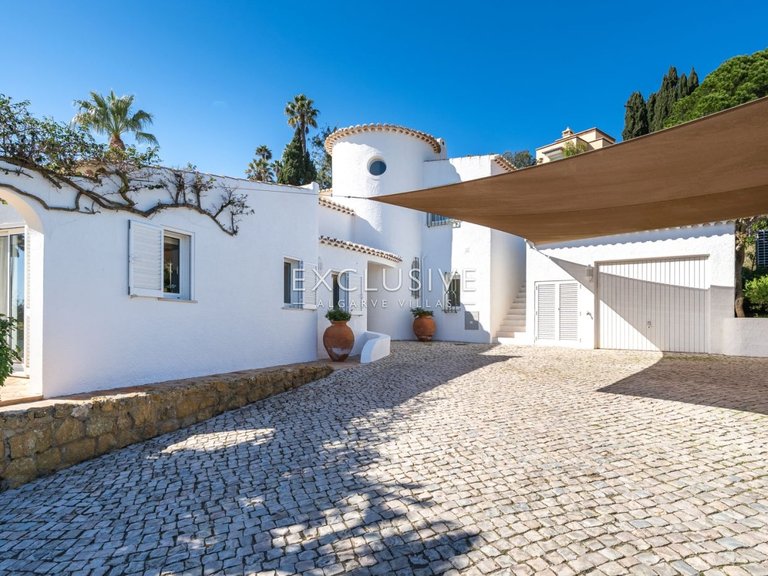 Villa for Sale in Praia Da Luz, Algarve 4