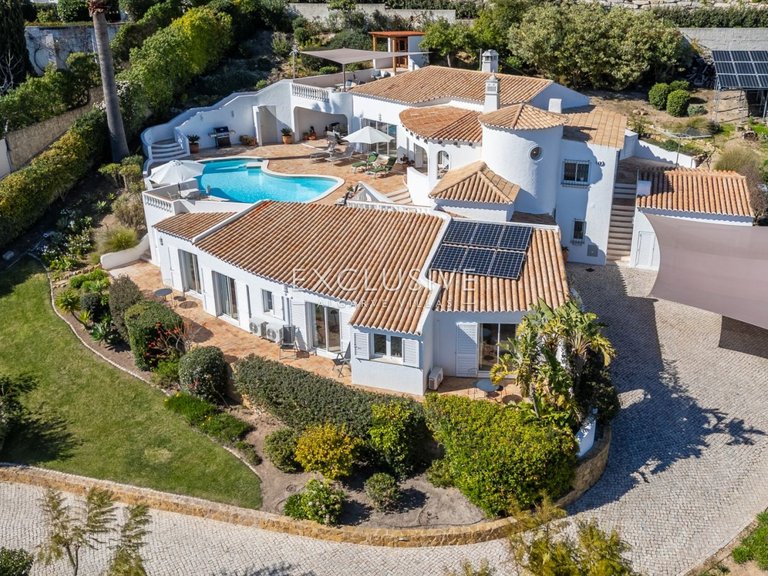 Villa for Sale in Praia Da Luz, Algarve 3