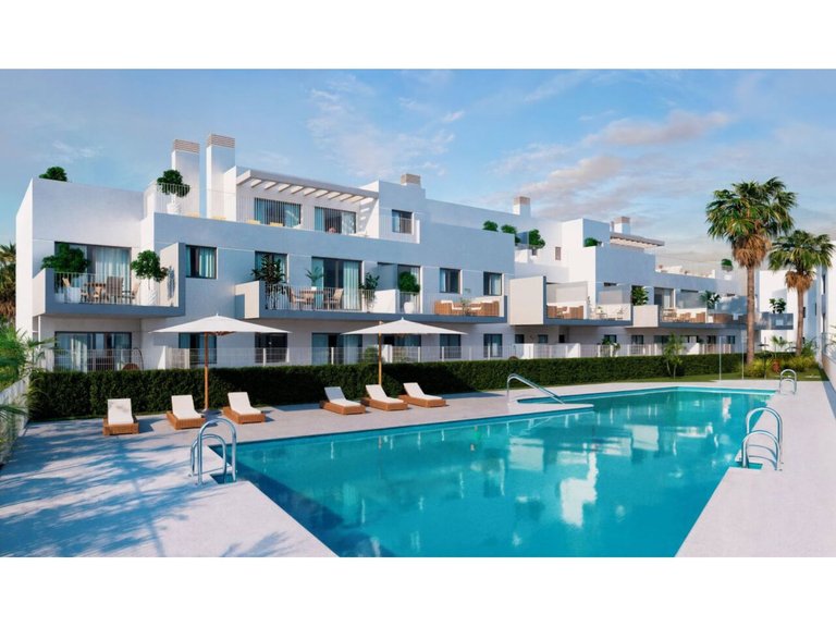 Middle Floor Apartment for Sale in Costa del Sol East, Vélez-málaga, Malaga 1