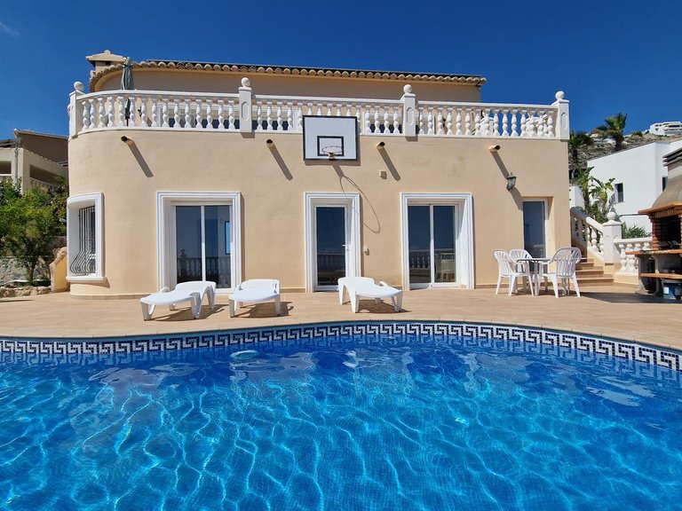 Villa for Sale in  Benitachell / El Poble Nou De Benitatxell, Alicante 2