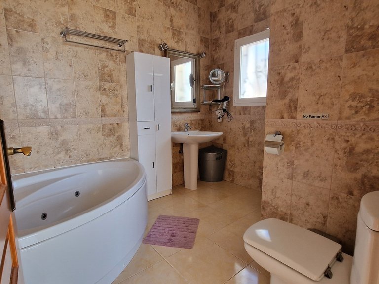 Villa for Sale in  Benitachell / El Poble Nou De Benitatxell, Alicante 20