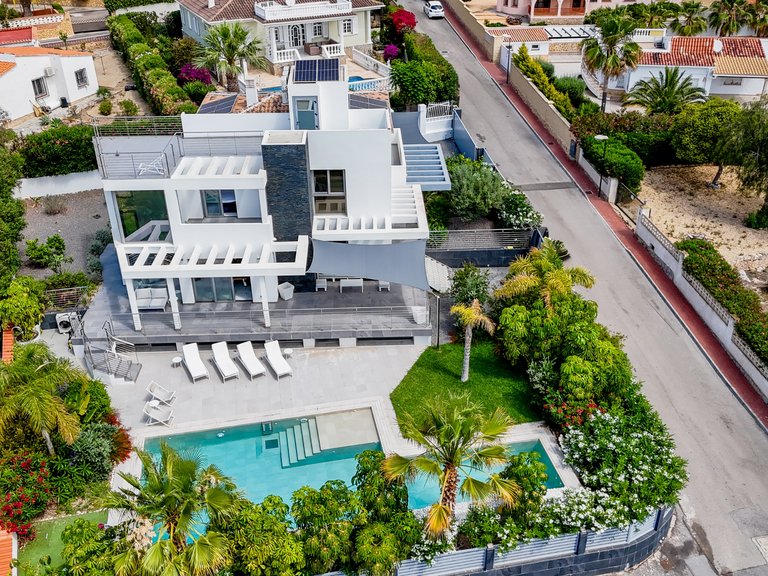 Villa for Sale in Costa Blanca La Nucia, Alicante 2