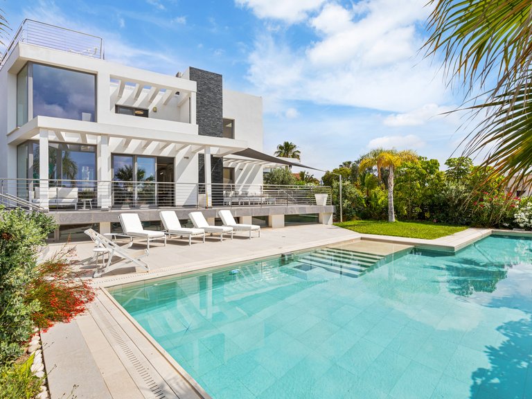 Villa for Sale in Costa Blanca La Nucia, Alicante 1