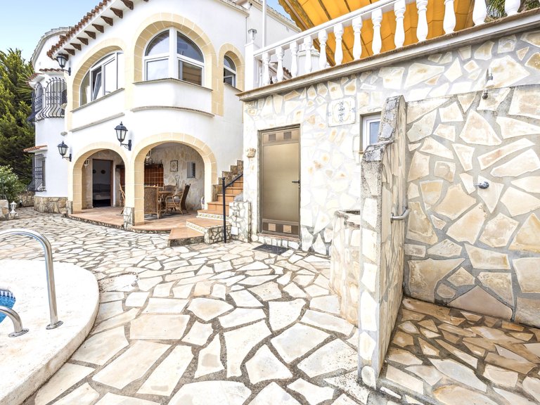 Villa for Sale in Costa Blanca Denia, Alicante 3