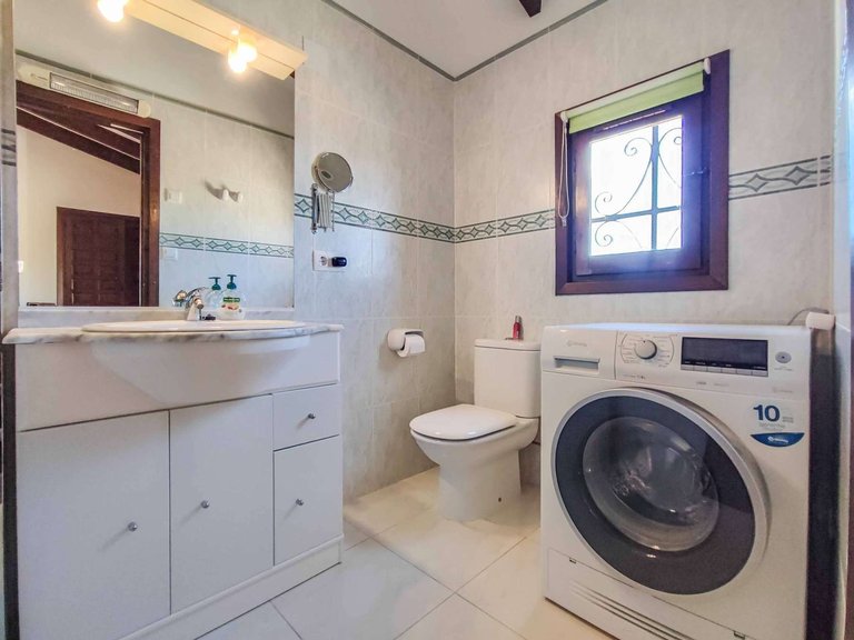 Villa for Sale in  Benitachell / El Poble Nou De Benitatxell, Alicante 20