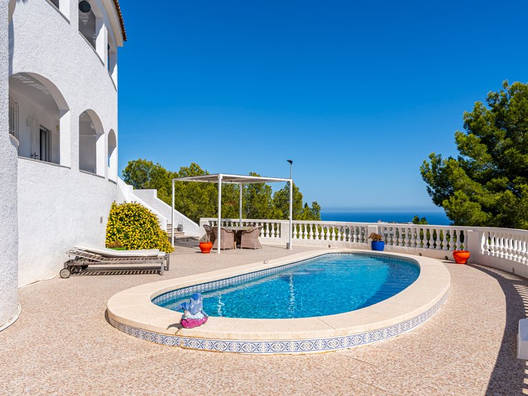 Villa for Sale in Costa Blanca Alfas Del Pi, Alicante 2