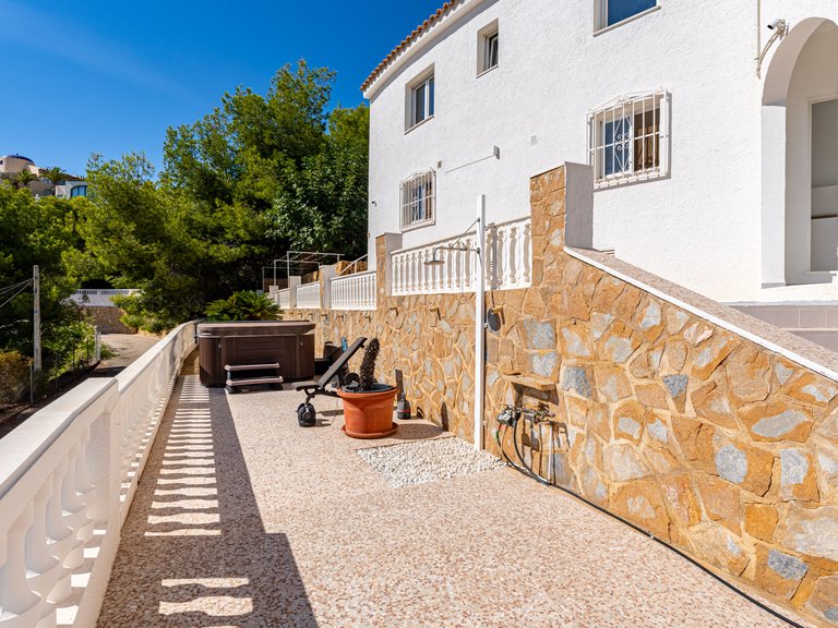 Villa for Sale in Costa Blanca Alfas Del Pi, Alicante 6