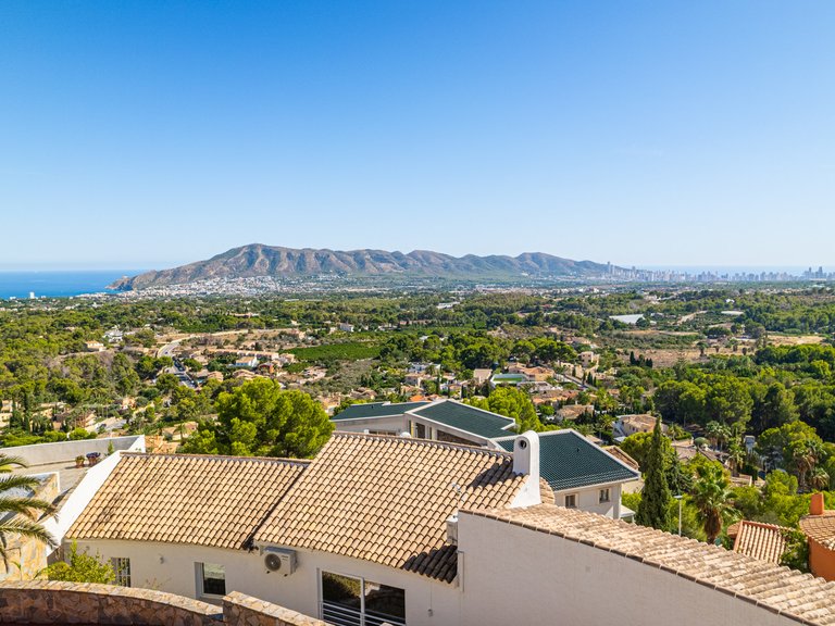 Villa for Sale in Costa Blanca Alfas Del Pi, Alicante 17