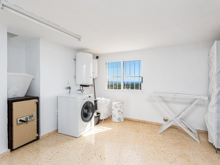 Villa for Sale in Costa Blanca Alfas Del Pi, Alicante 49